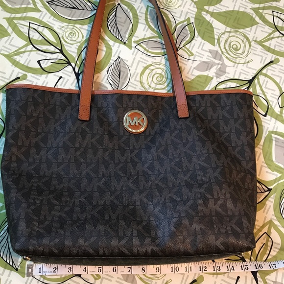 Michael Kors Handbags - Michael Kors tote bag. New in 2015.